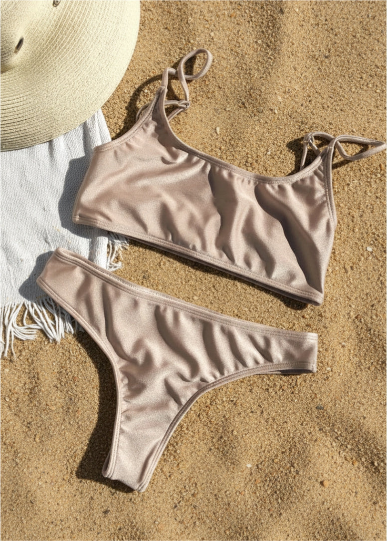 Bikini en licra satinado color beige - mix and match prendas sueltas