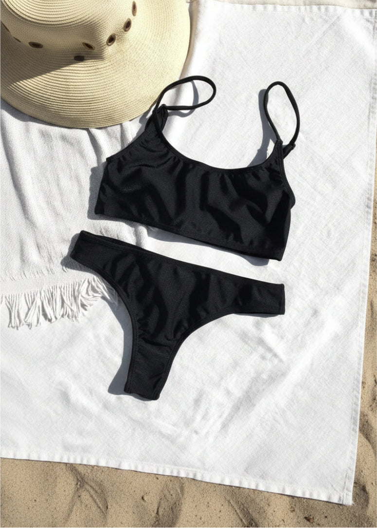 Bikini con top en tejido de color negro satinado Saltymoon