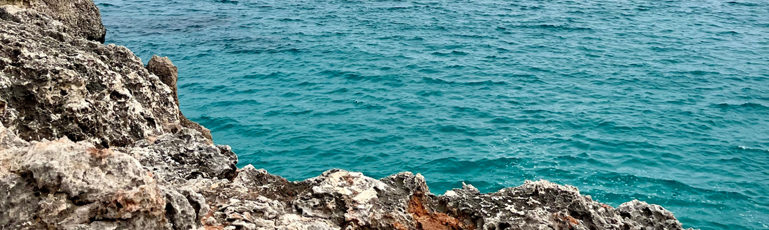 Un bikini que nació del agua turquesa cuando brilla el sol en Mallorca