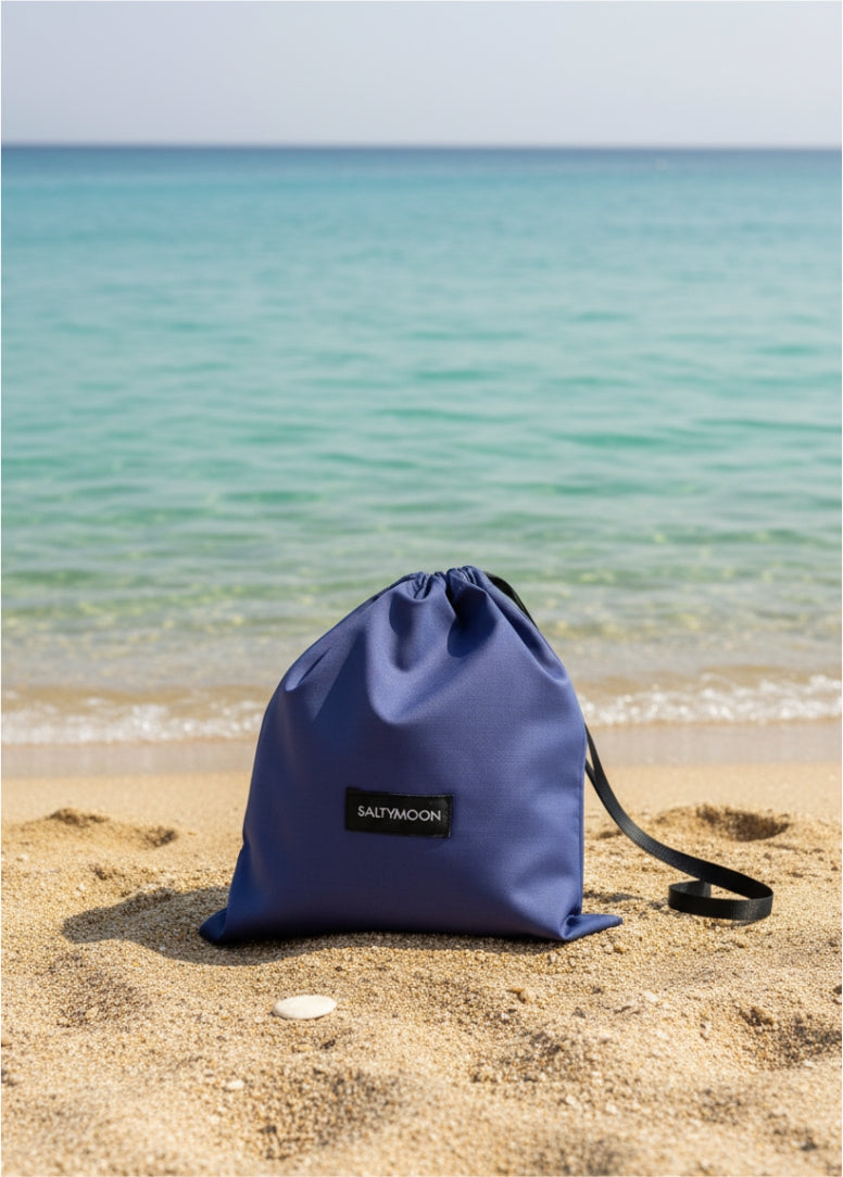 Salty Bag Blue Sea en color azul - Bikini de edición limitada hecha en España 